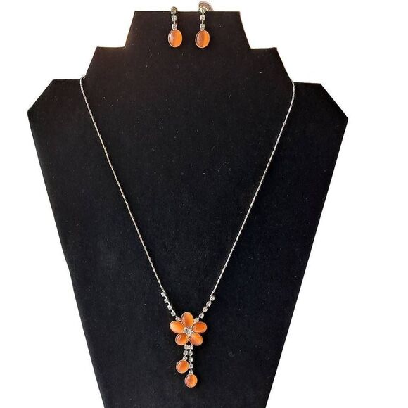 Ladies Necklace and earring set Nwt - Picture 1 of 5